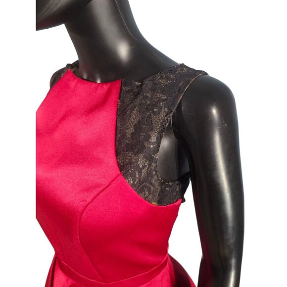 NWOT Claret Satin/Black Lace Illusion Back A-Line - Da Vinci - Picture 4 of 9
